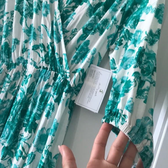 Flowy Maxi Dress - Picture 2 of 2